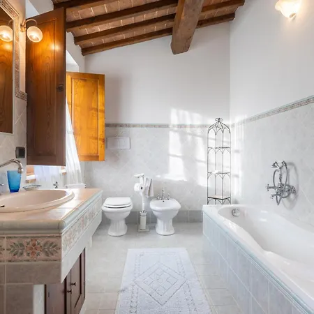 Casale La Peschiera By Vacavilla Villa Monteguidi